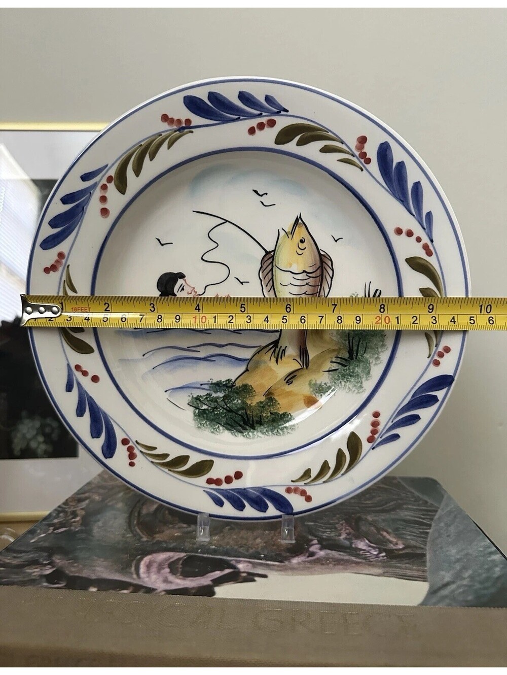 Whimsical Hand-Painted Vietri Upside Down World Decorative Wall Plate - Picture 4 of 4